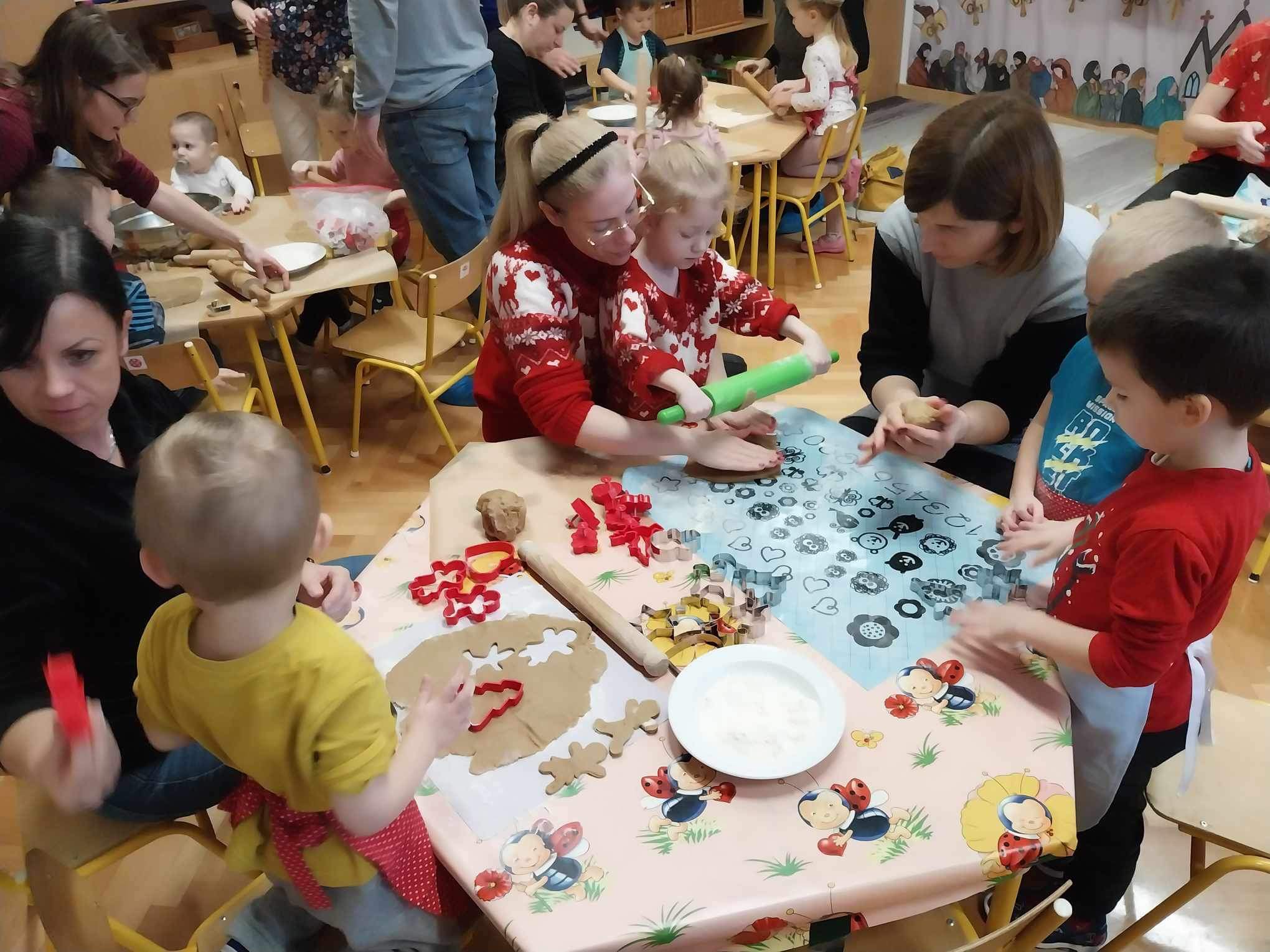 Családi mézeskalács sütés a Margaréta csoportban 2023. 12. 19.
