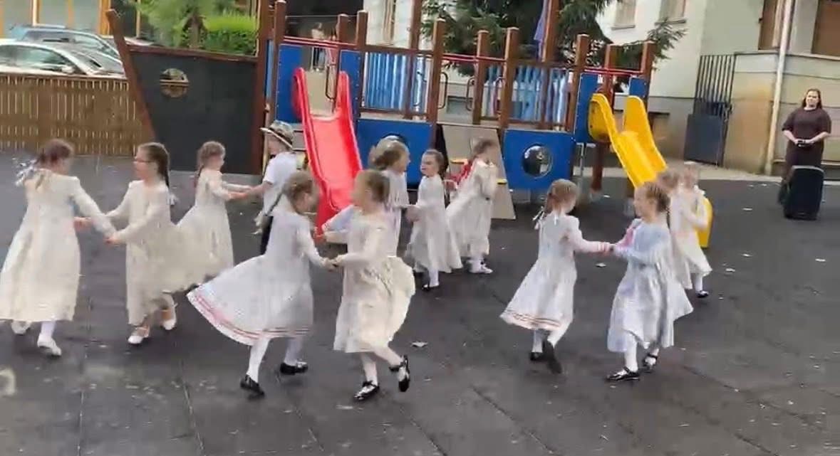 Év végi néptánc bemutató 2026. 06. 15.